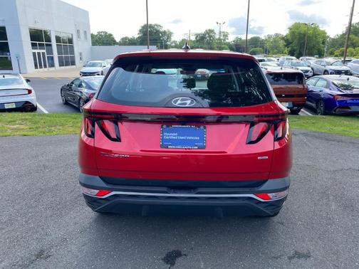 2023 Hyundai TUCSON SE