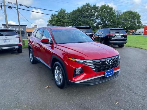 2023 Hyundai TUCSON SE