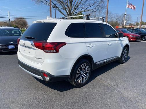 2017 Mitsubishi Outlander ES