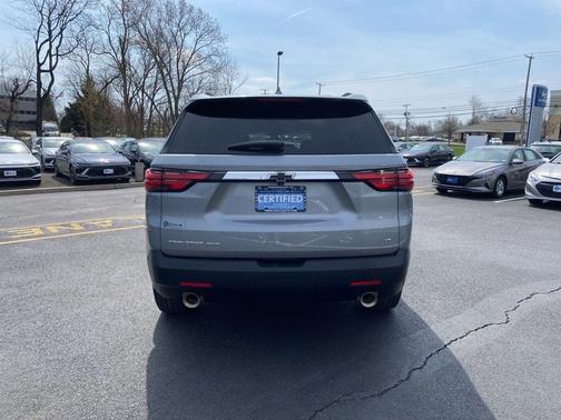 Sterling Gray Metallic 2023 Chevrolet Traverse LT Cloth