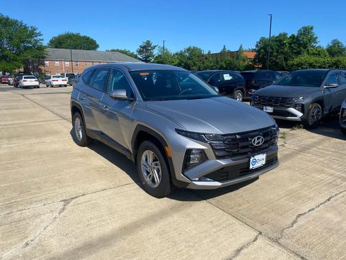 2025 Hyundai TUCSON SE
