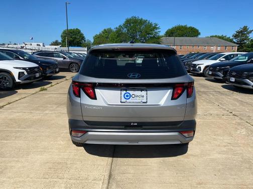 2025 Hyundai TUCSON SE