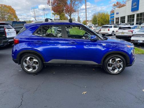 2023 Hyundai VENUE Limited