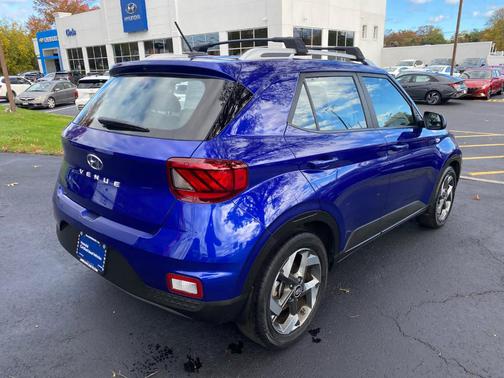 2023 Hyundai VENUE Limited