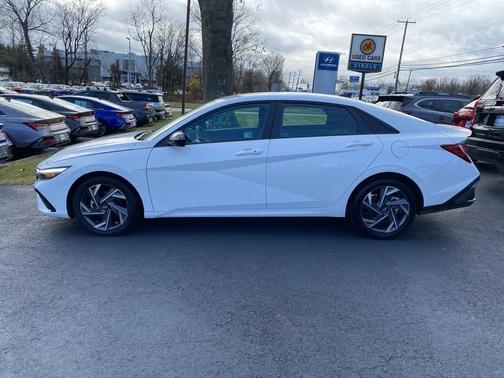 2025 Hyundai ELANTRA SEL Sport