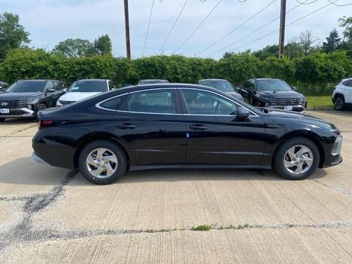 2025 Hyundai SONATA SE