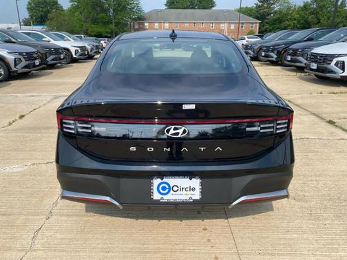 2025 Hyundai SONATA SE