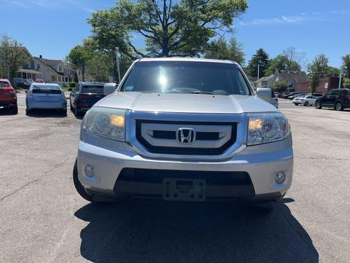Polished Metal Metallic 2010 Honda Pilot Touring