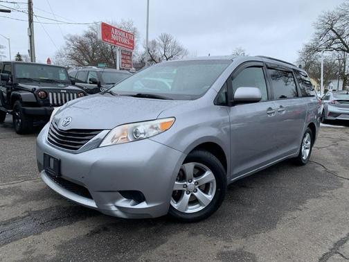 2012 Toyota Sienna LE