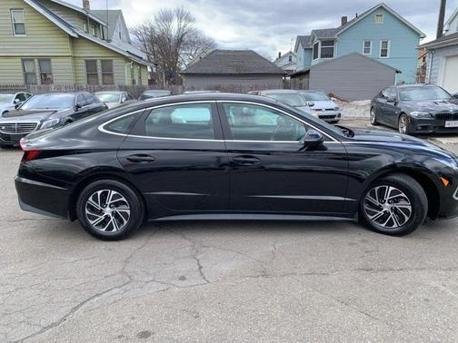 2020 Hyundai SONATA Hybrid Base