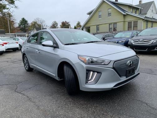 2020 Hyundai IONIQ EV SE