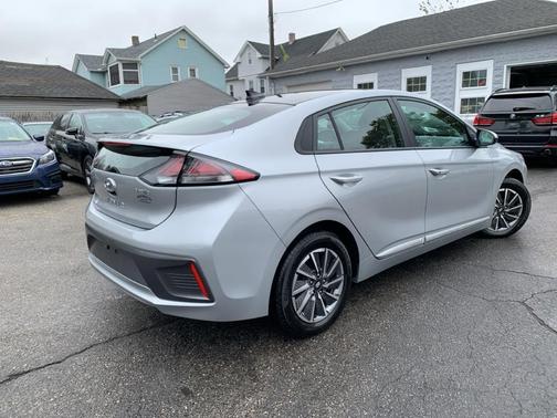 2020 Hyundai IONIQ EV SE
