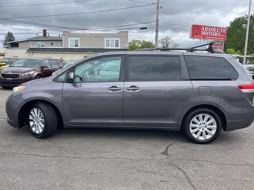 Predawn Gray Mica 2013 Toyota Sienna LE