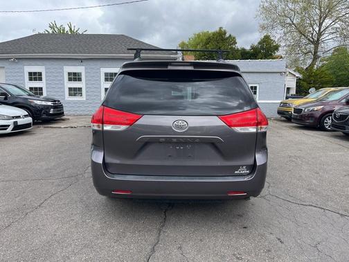 Predawn Gray Mica 2013 Toyota Sienna LE