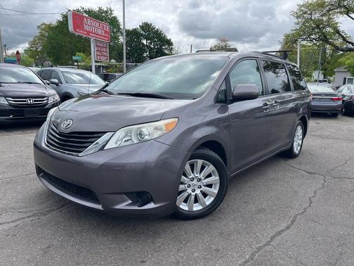 Predawn Gray Mica 2013 Toyota Sienna LE