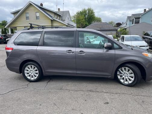 Predawn Gray Mica 2013 Toyota Sienna LE