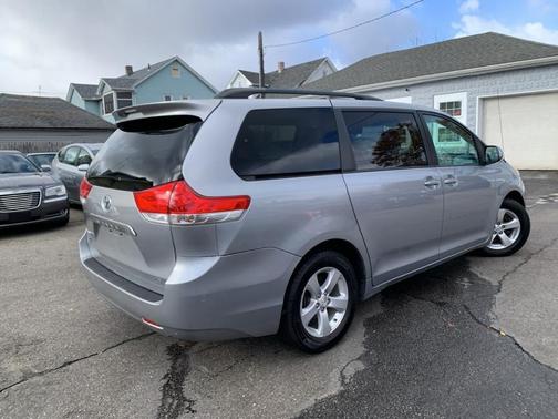 2012 Toyota Sienna LE