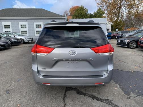 2012 Toyota Sienna LE