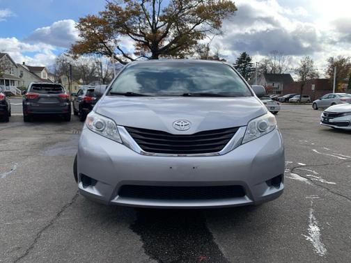 2012 Toyota Sienna LE
