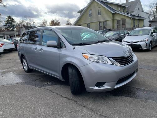 2012 Toyota Sienna LE