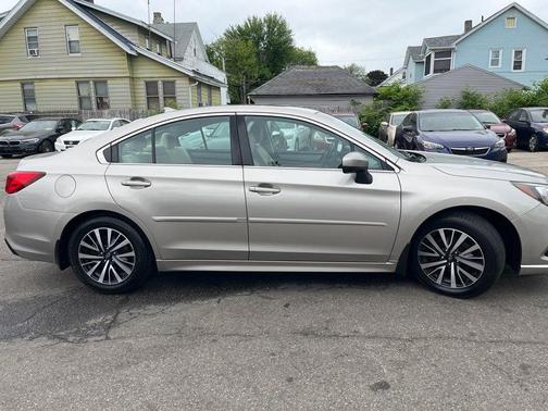 TAN 2018 Subaru Legacy Premium