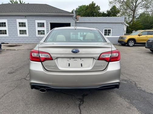 TAN 2018 Subaru Legacy Premium
