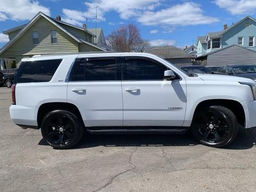 White 2015 GMC Yukon SLT