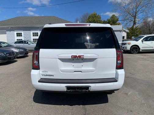 White 2015 GMC Yukon SLT