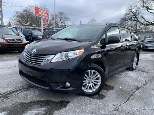 2016 Toyota Sienna XLE