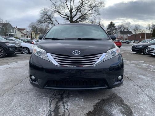 2016 Toyota Sienna XLE