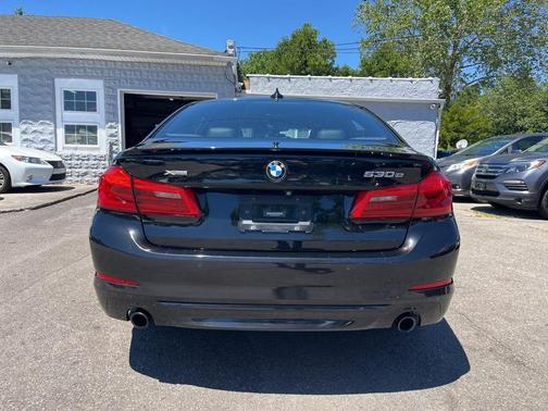 Black 2018 BMW 530e xDrive iPerformance