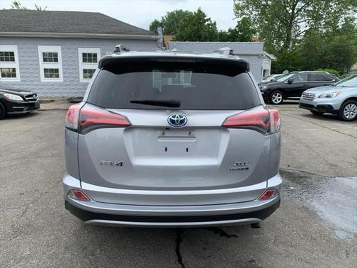 2018 Toyota RAV4 Hybrid XLE