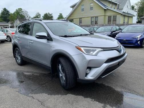 2018 Toyota RAV4 Hybrid XLE