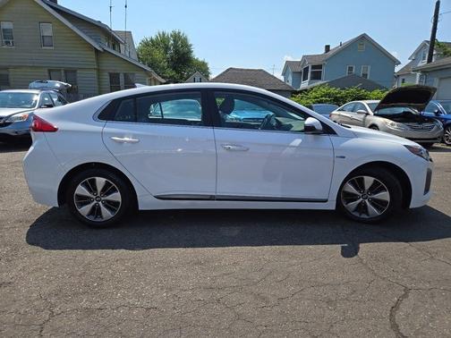 Ceramic White 2019 Hyundai IONIQ Plug-In Hybrid Limited