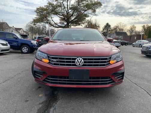 2018 Volkswagen Passat 2.0T R-Line