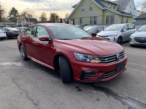 2018 Volkswagen Passat 2.0T R-Line