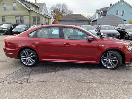 2018 Volkswagen Passat 2.0T R-Line