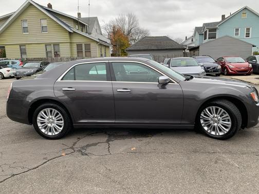 2013 Chrysler 300C Luxury Series