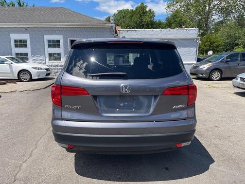 Modern Steel Metallic 2016 Honda Pilot EX