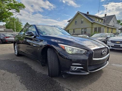 Black 2014 INFINITI Q50 Premium