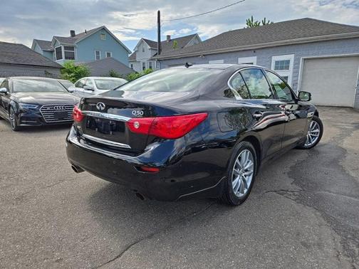 Black 2014 INFINITI Q50 Premium