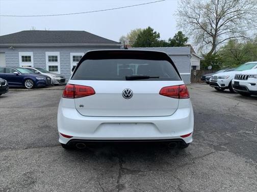 2016 Volkswagen Golf R 4-Door