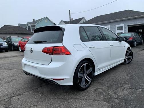 2016 Volkswagen Golf R 4-Door