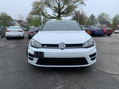 2016 Volkswagen Golf R 4-Door