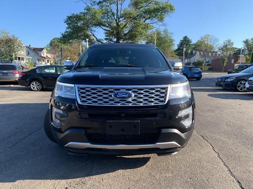 Ingot Silver Metallic 2017 Ford Explorer Platinum