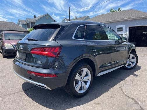 Gray 2018 Audi Q5 2.0T Tech Premium