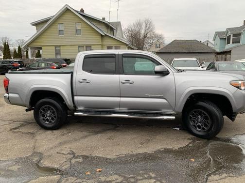 2018 Toyota Tacoma SR