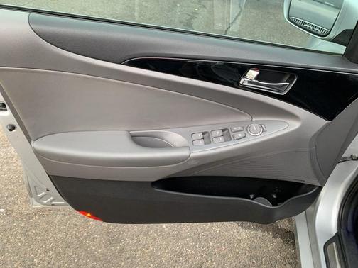 2013 Hyundai SONATA Limited