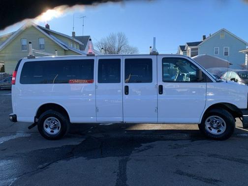 2017 Chevrolet Express 3500 LT