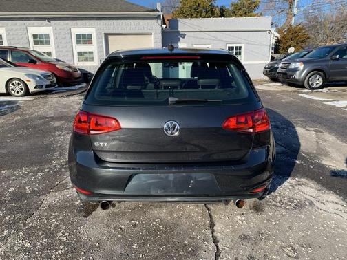 2015 Volkswagen Golf GTI 2.0T SE 4-Door
